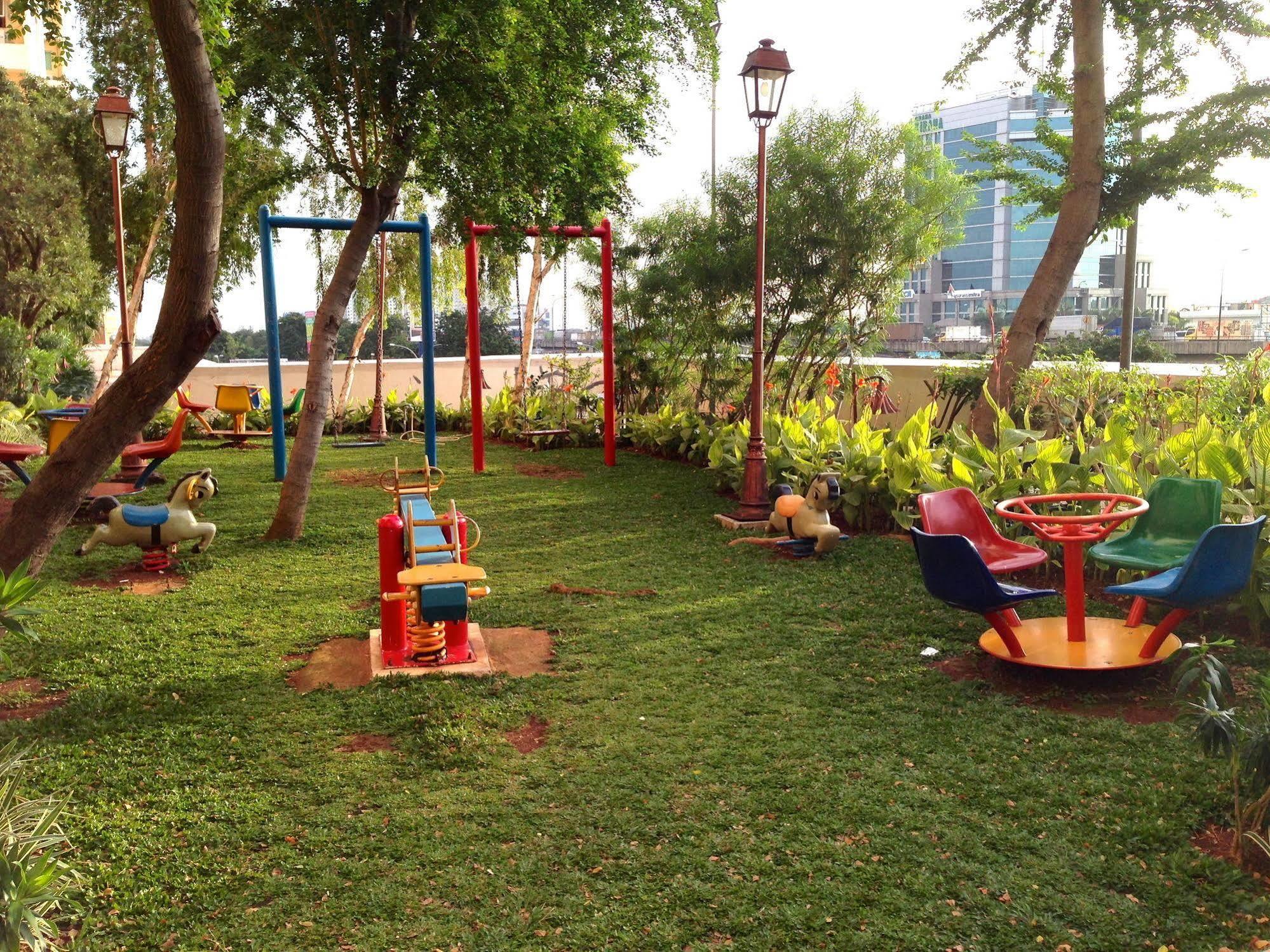 Ravarine Suite Apartment จาการ์ตา ภายนอก รูปภาพ